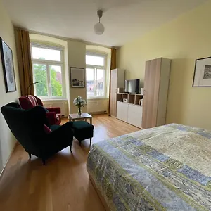 https://moderne-ferienwohnung-in-der-dresdner-neustadt.dresdenhotels.net