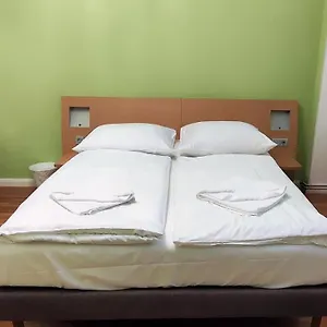 https://pension-6.find-berlin-hotels.com